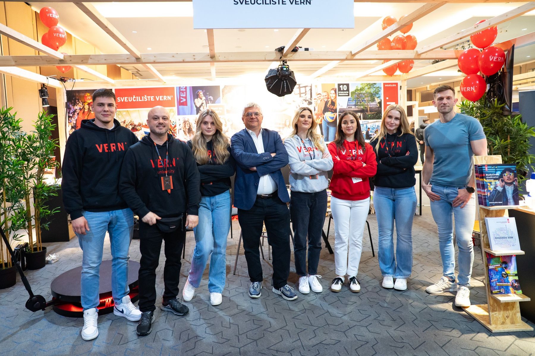 Tim Sveučilišta VERN’ na svom štandu na Dubrovnik EXPO-u 2026.